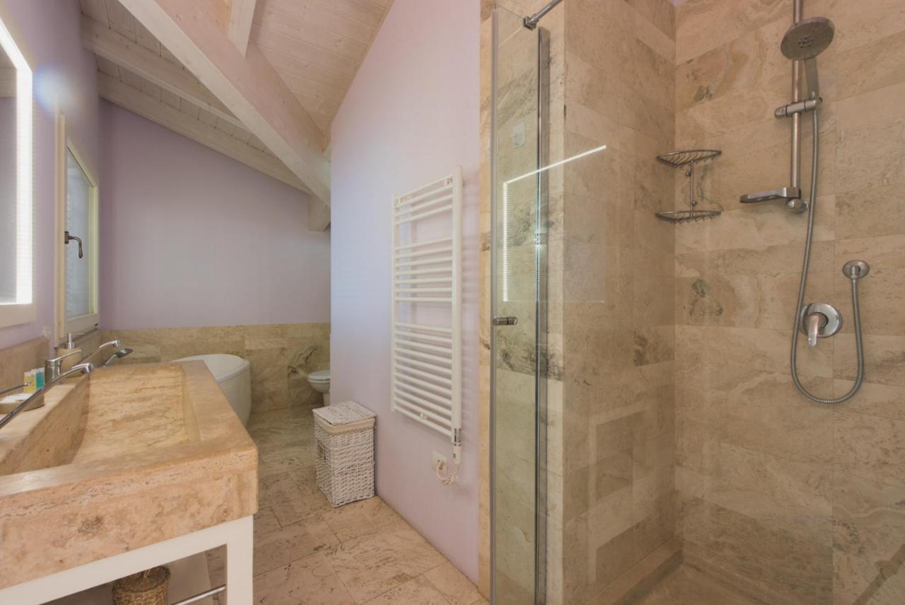 Villa Lilla Sulla Spiaggia Di San Vincenzo Luxury Exteriér fotografie