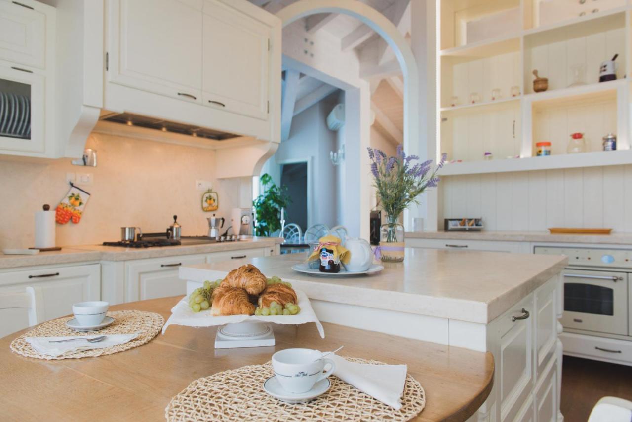 Villa Lilla Sulla Spiaggia Di San Vincenzo Luxury Exteriér fotografie